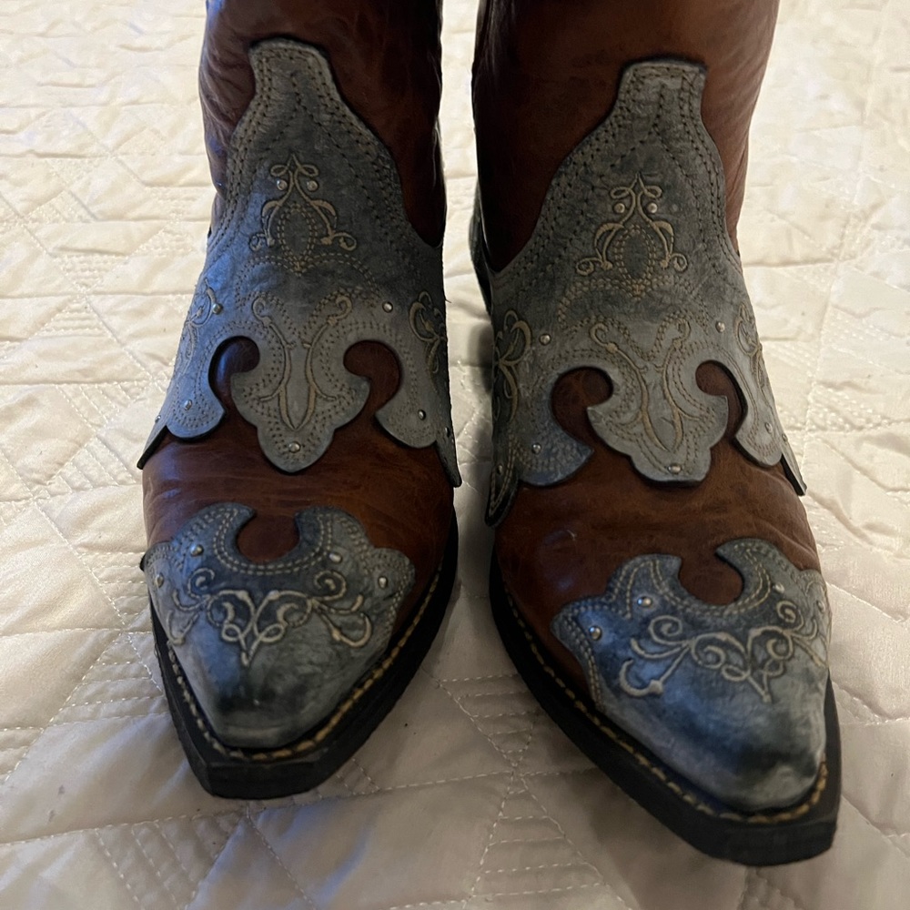 COPY - Women cowboy boots for sale.  Never worn